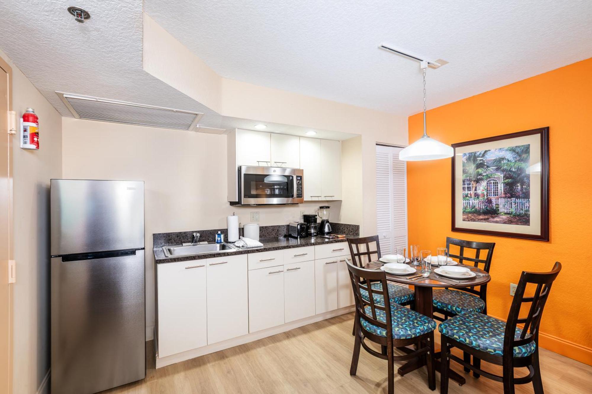 Superior One-Bedroom Queen Suite