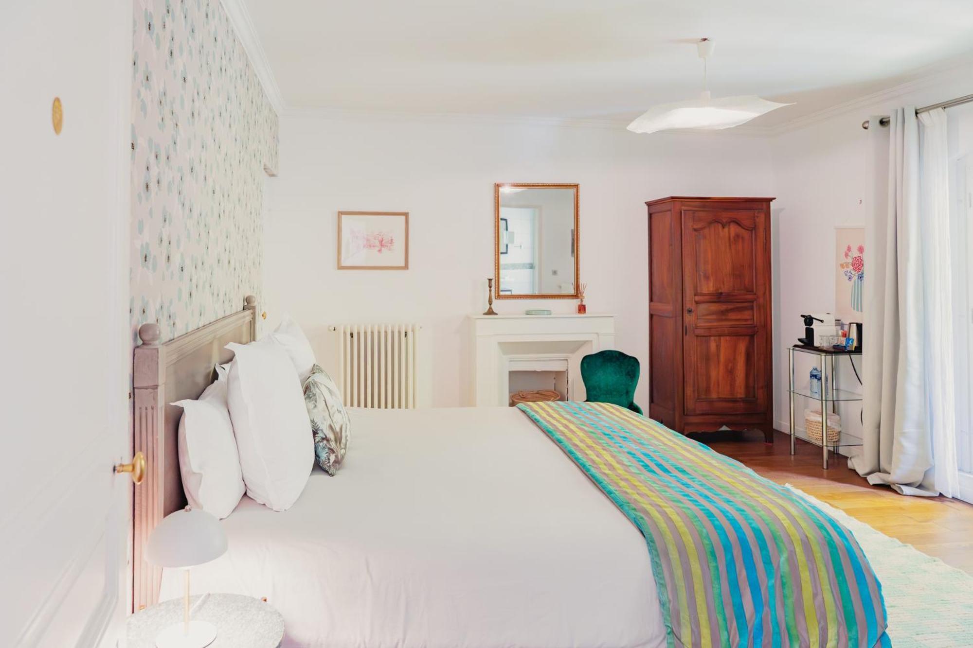 King Room,1698186037:JPEG