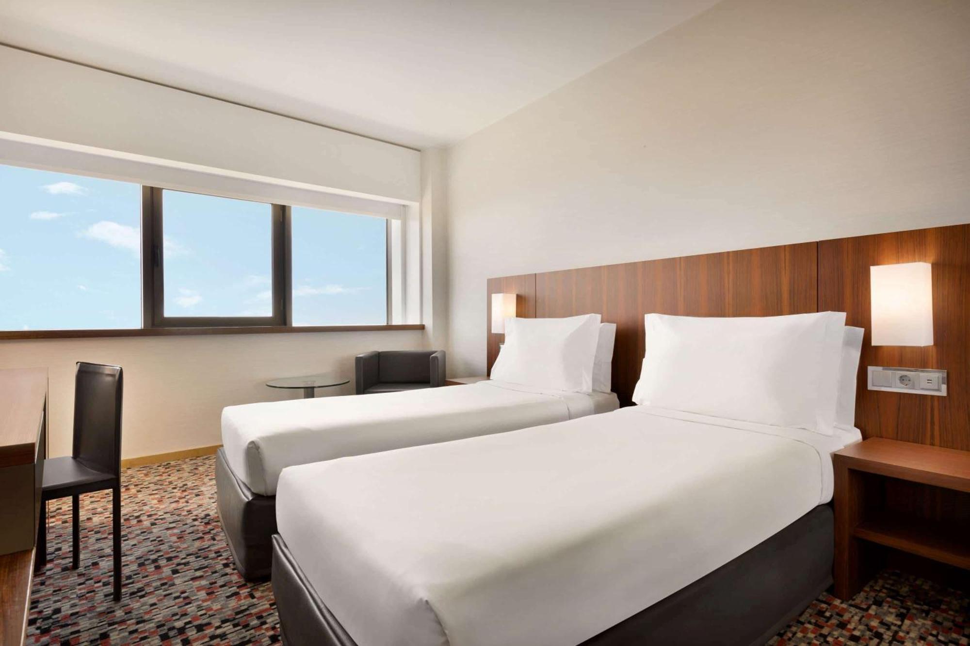 Twin Room City View Non-Smoking