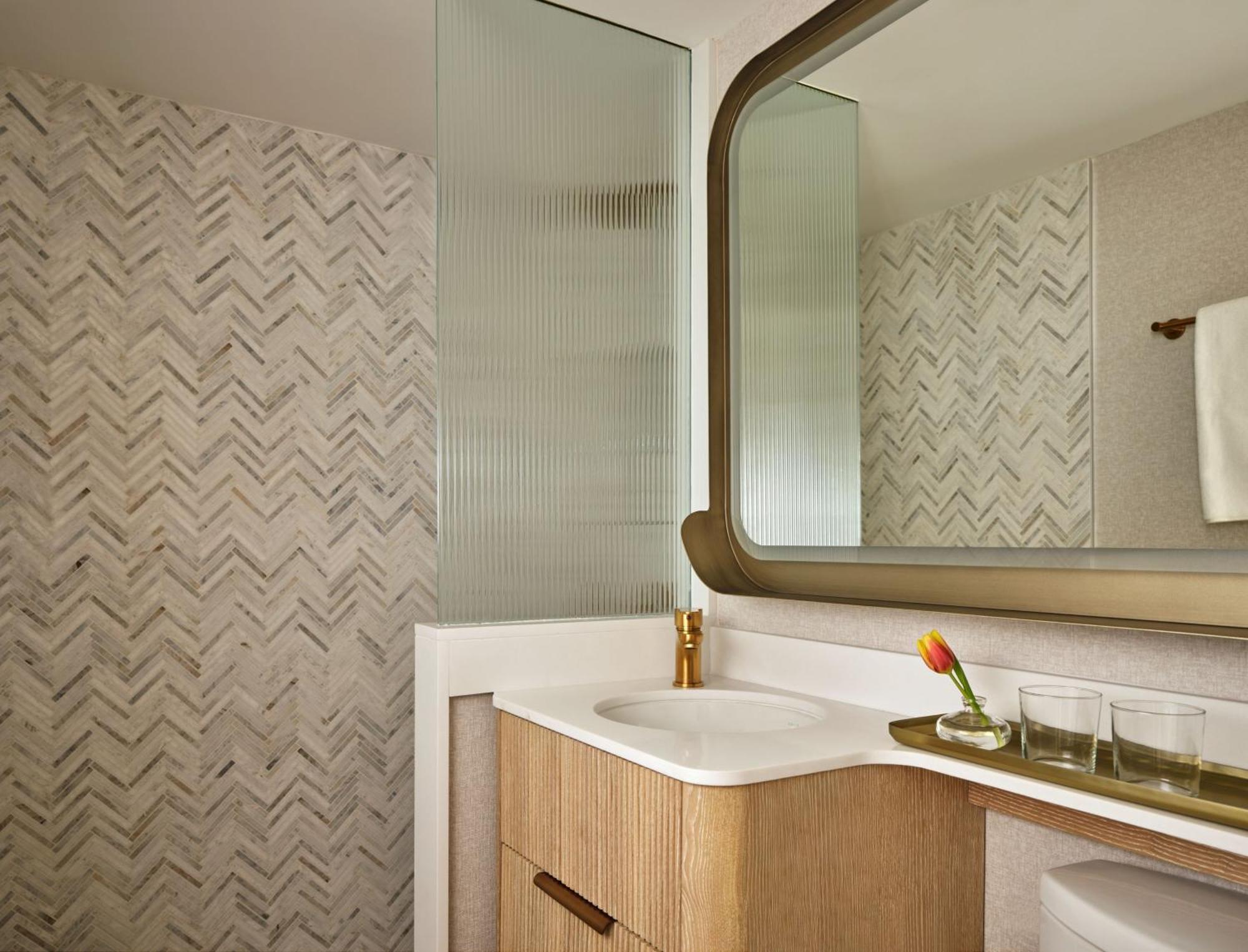 Queen Room Roll Shower Mobility Accessible