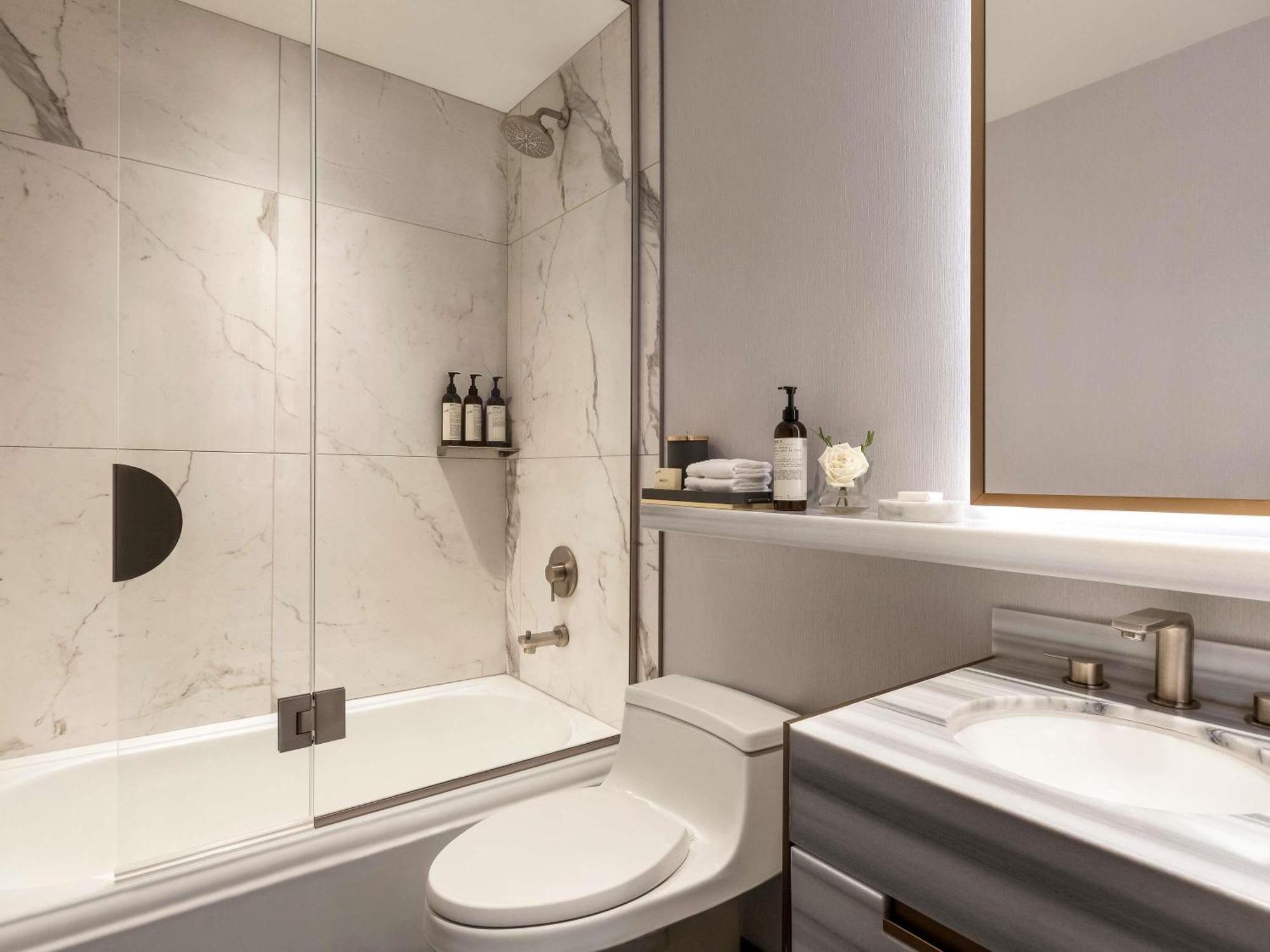 Junior Suite King con Vista Lago