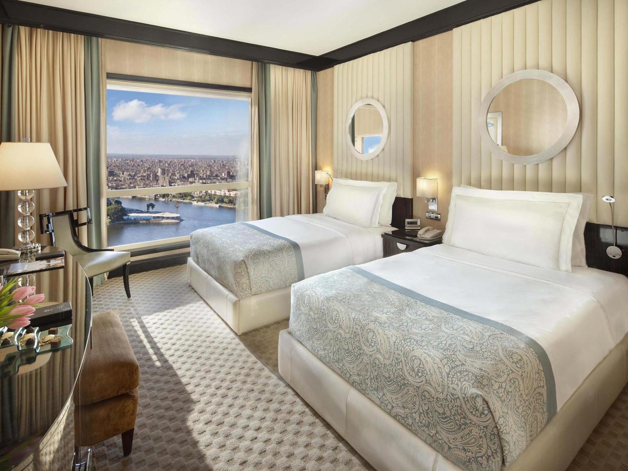 Chambre Fairmont Gold - Vue Dégagée sur Nil - Accès au Salon