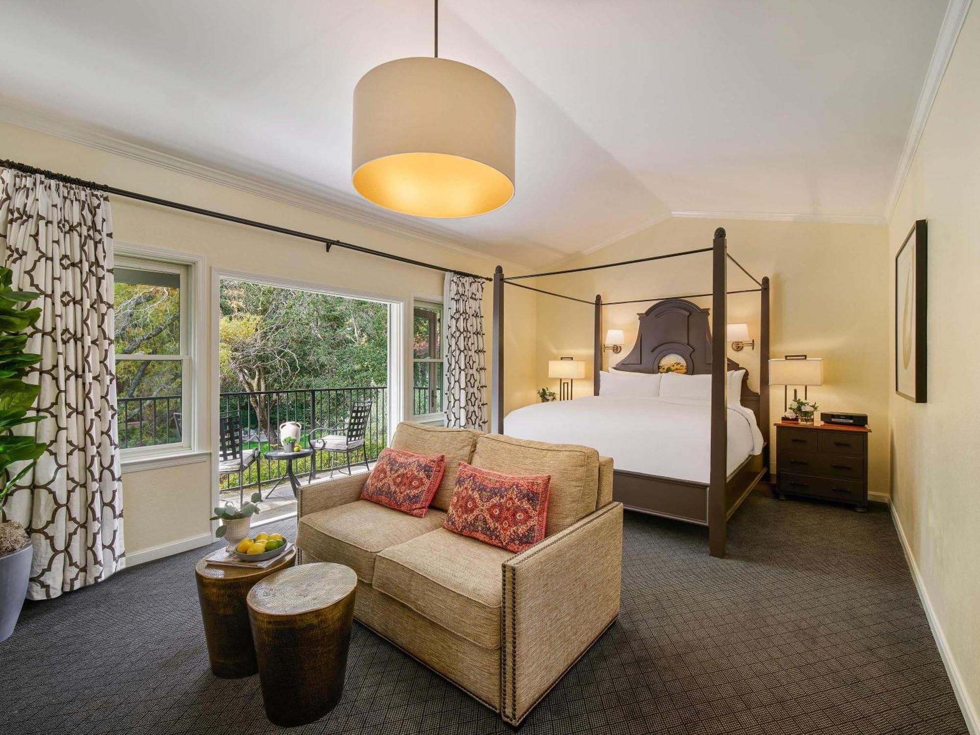 Vineyard King Suite with Sofa Bed, Fireplace, Jacuzzi and Garden View,1717042555:JPEG