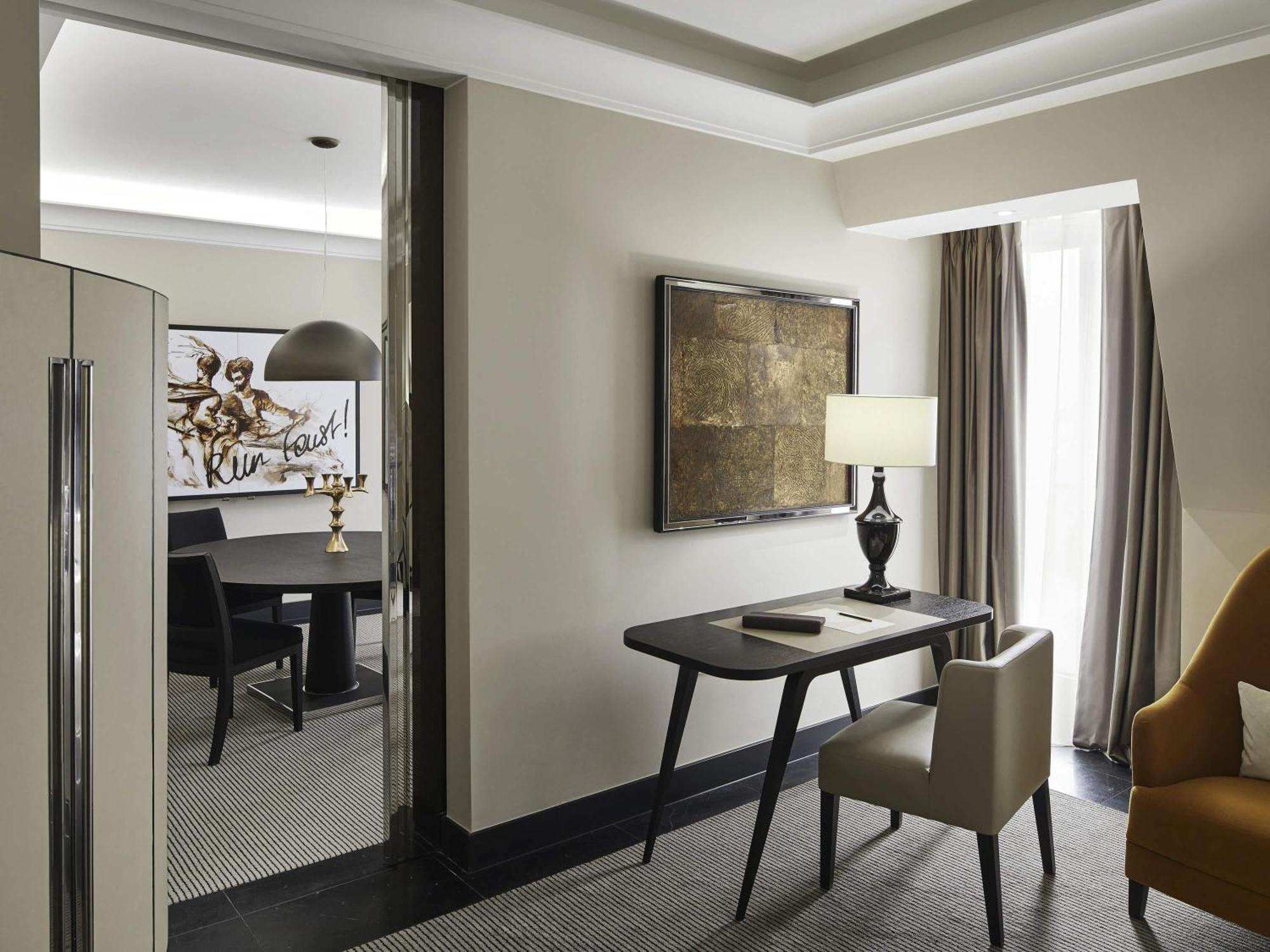 Opera Suite with One King Bed and City View - High Floor,1717118089:JPEG