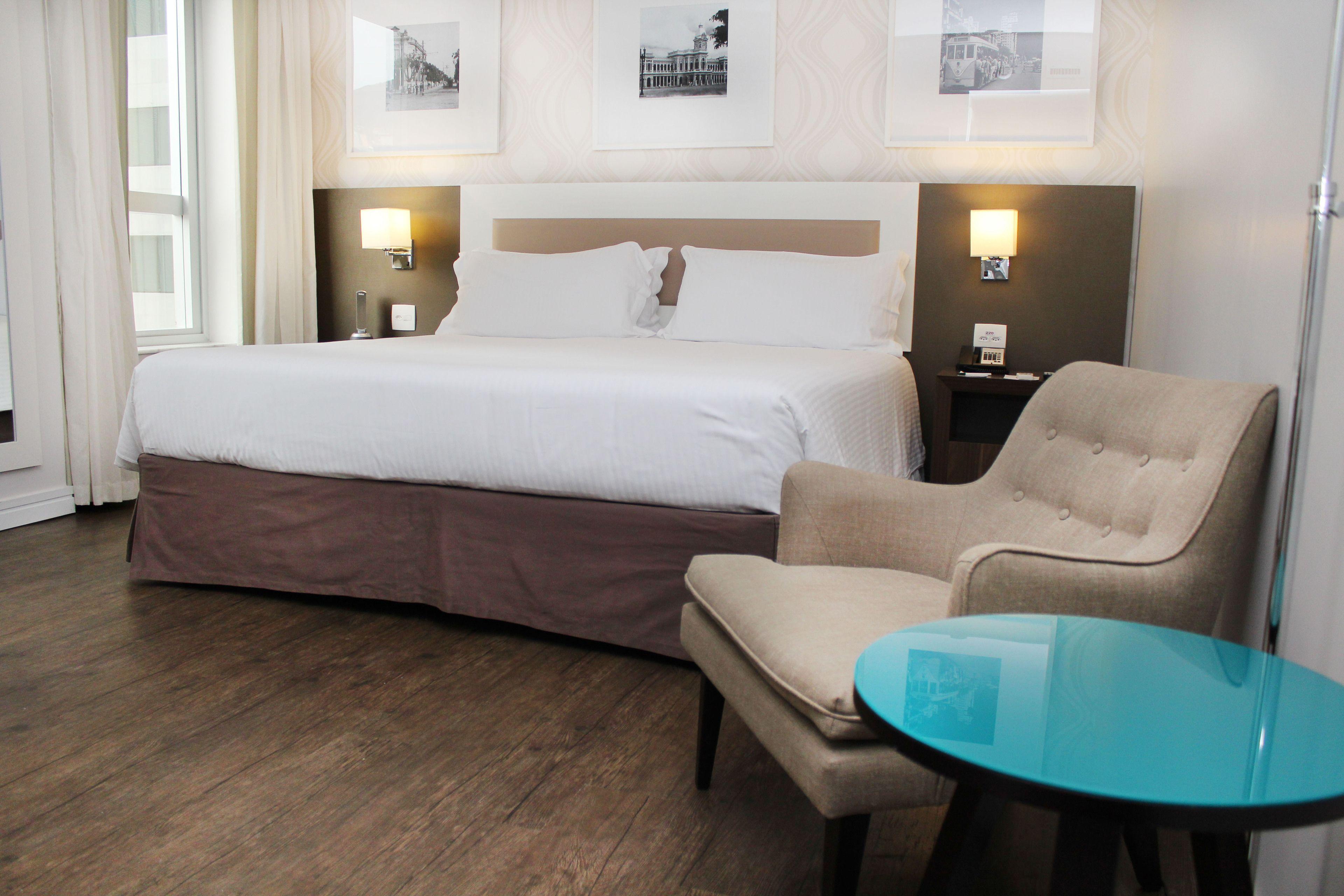 Standard King Room Mid Floor