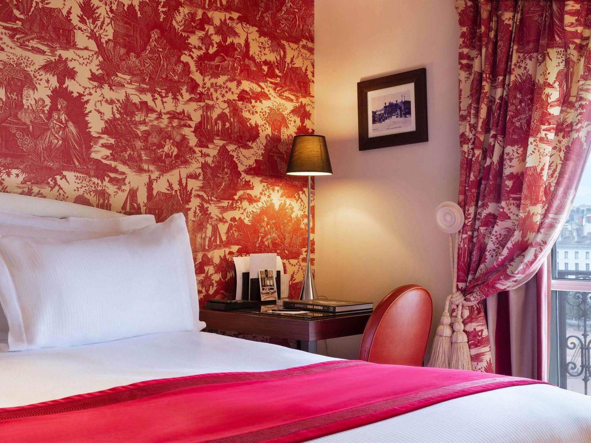 Classic Double Room with City View,1722900050:JPEG