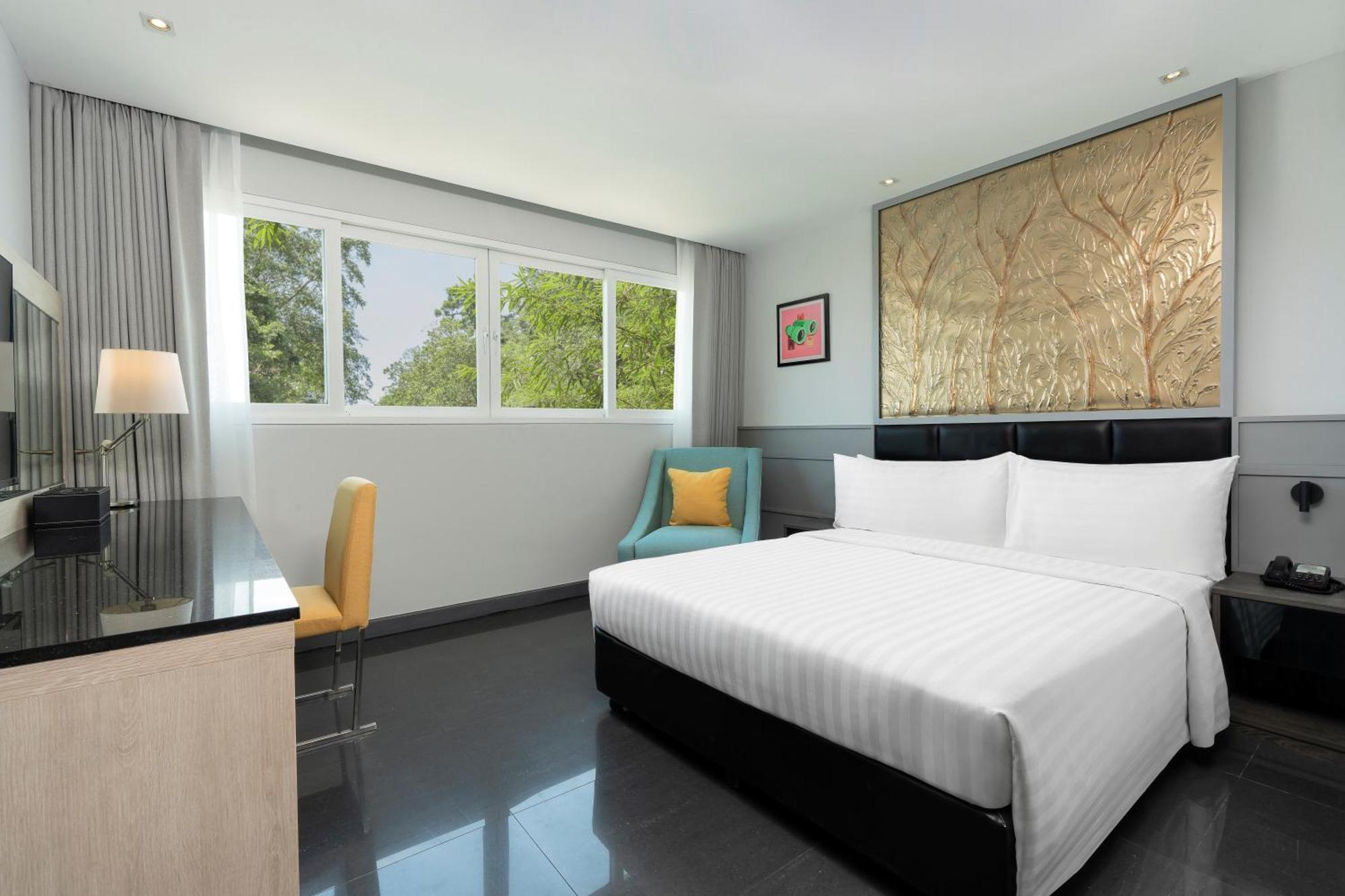 Standard Queen Room