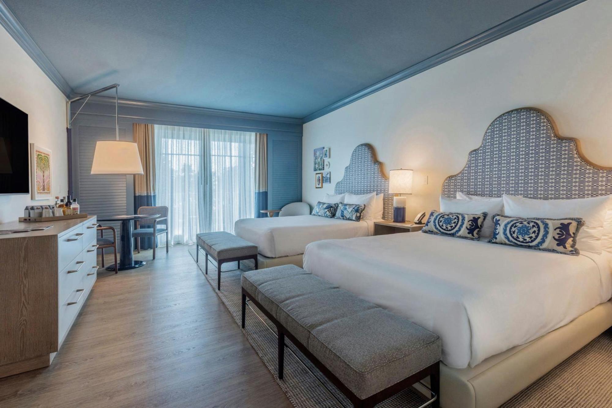 Queen Room with Two Queen Beds and Balcony,1733118784:JPEG