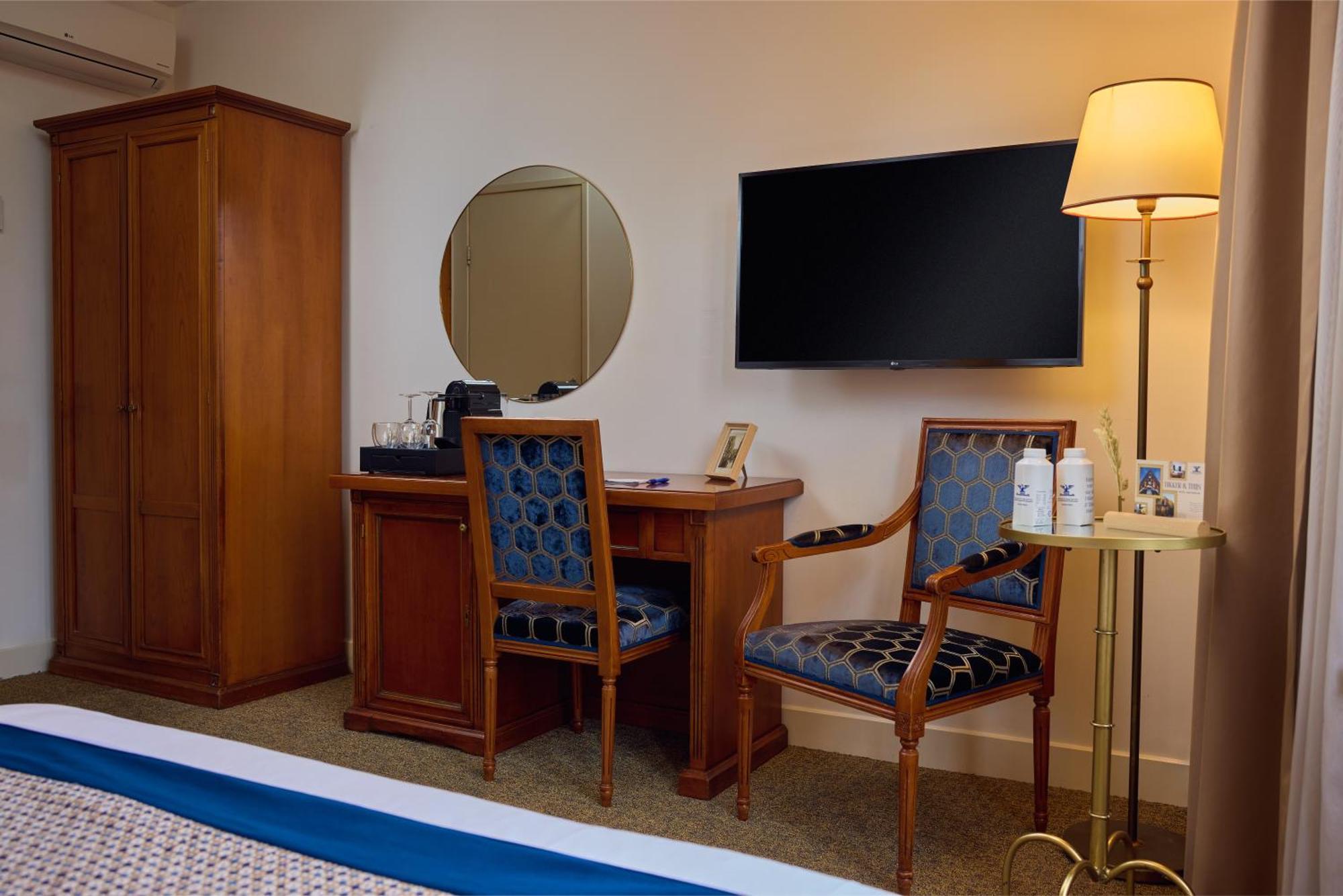 Small Canal View Room