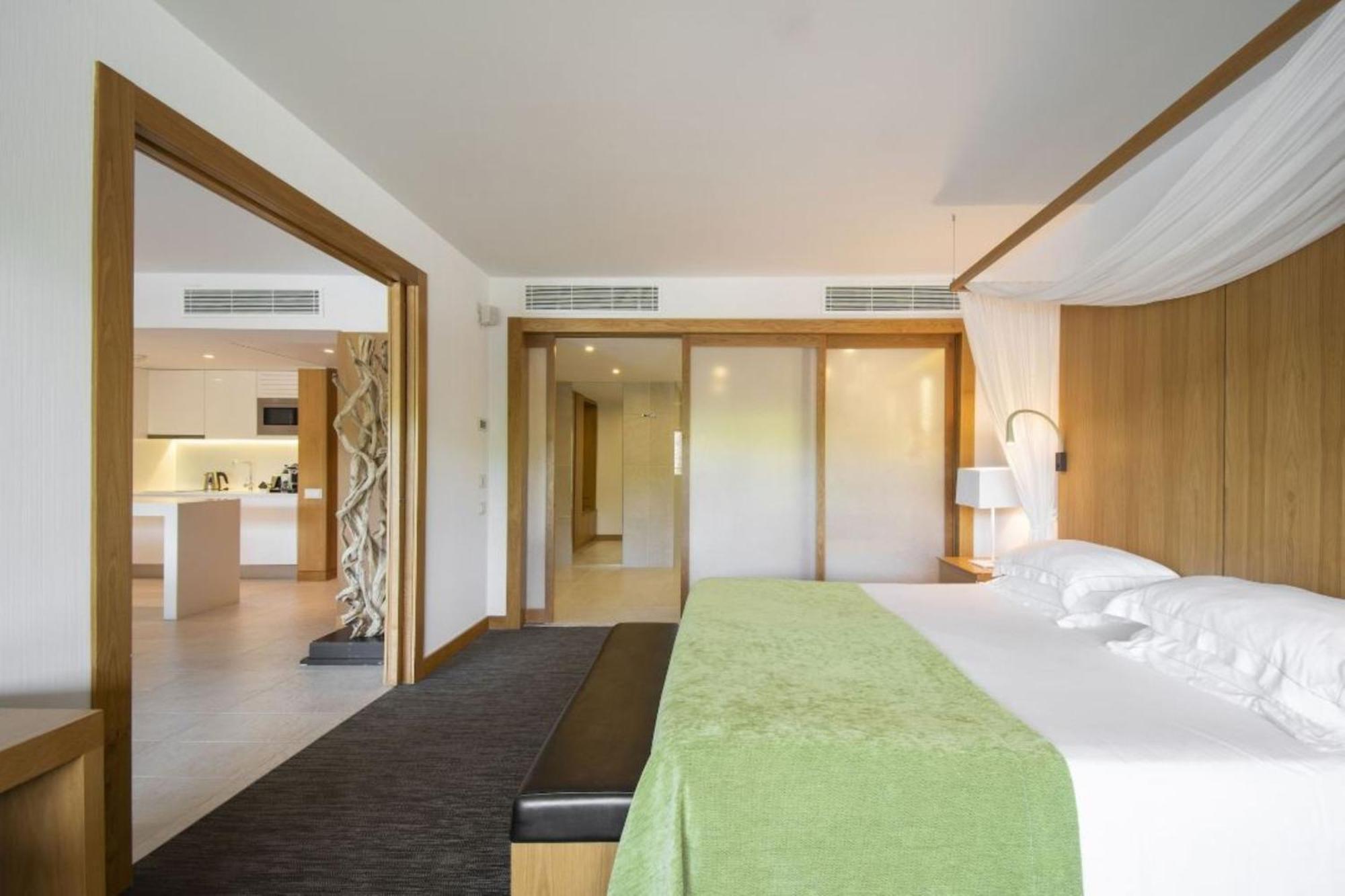 Suite Home – Garden View