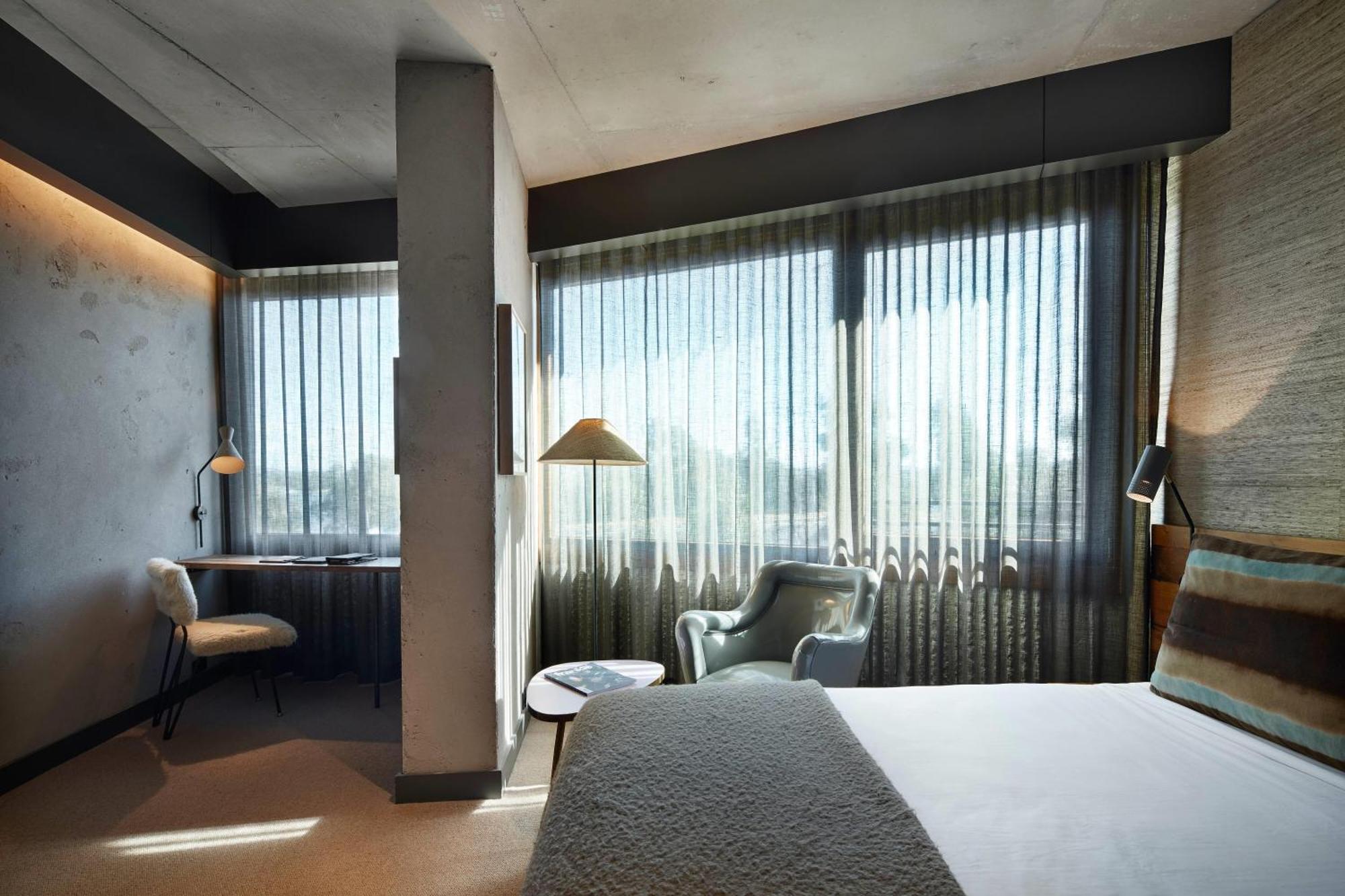 Horizon Large Room