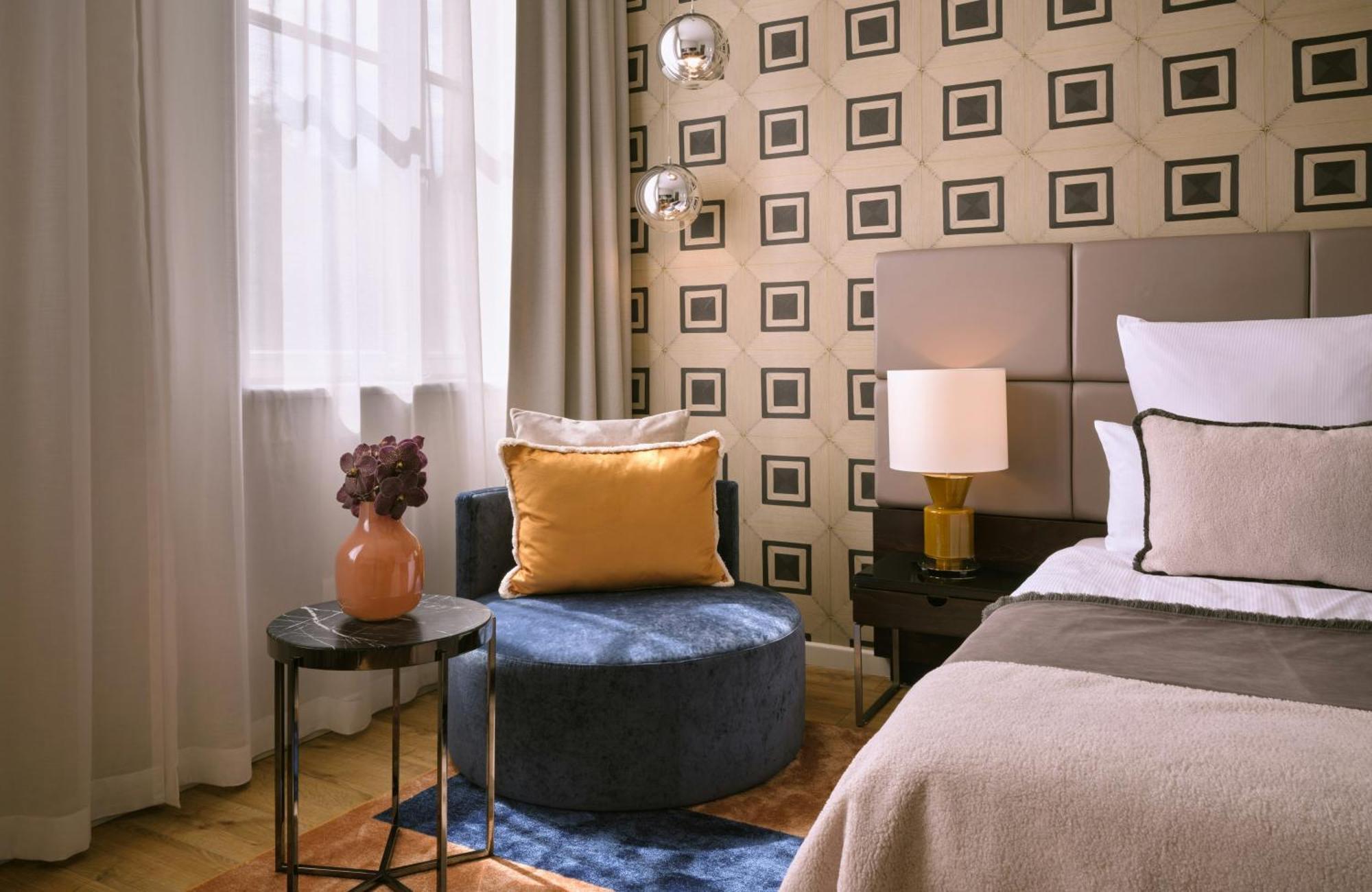 Supreme Room