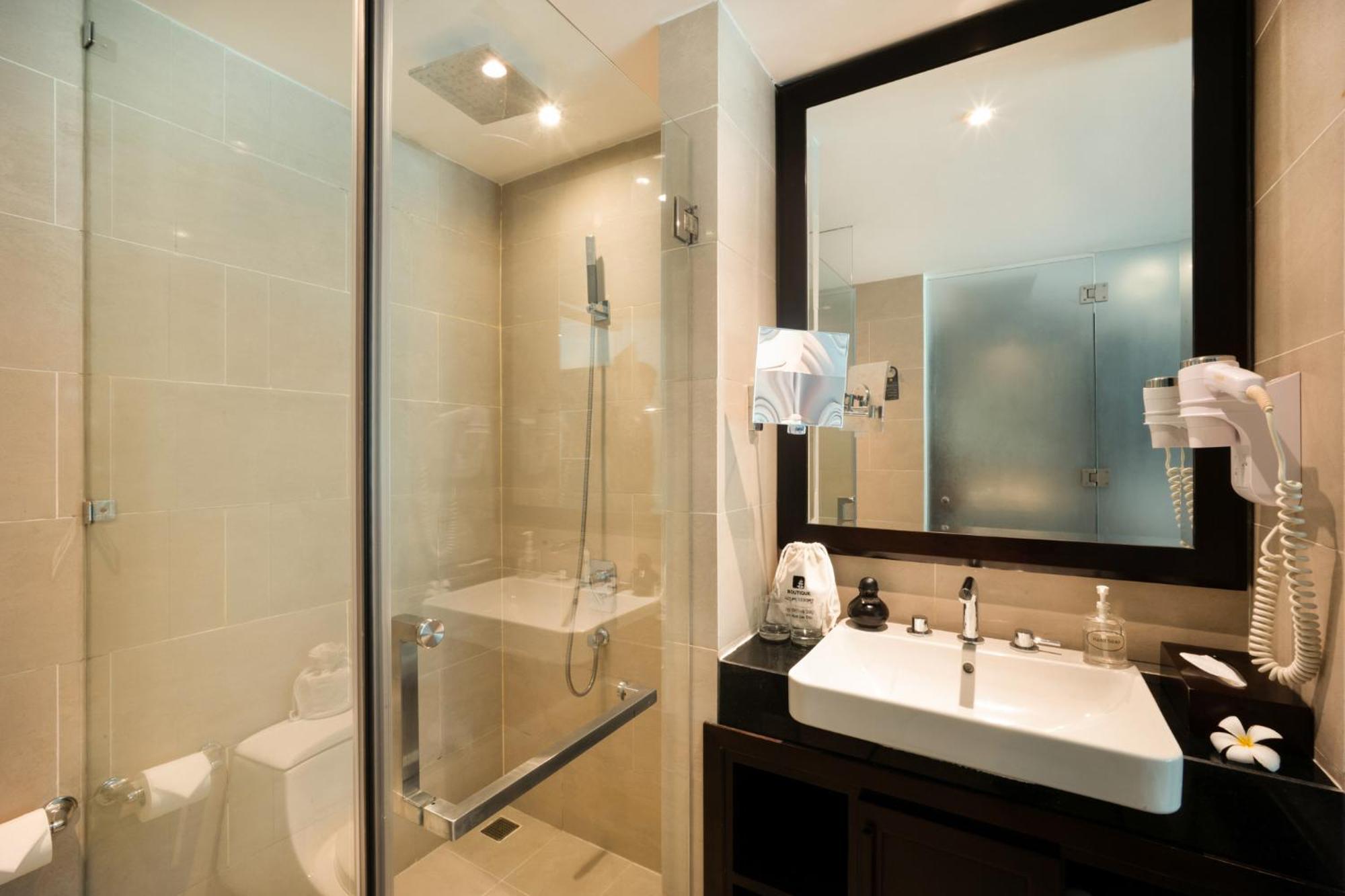 Premier Deluxe Room Pool or Garden View,1756434799:JPEG