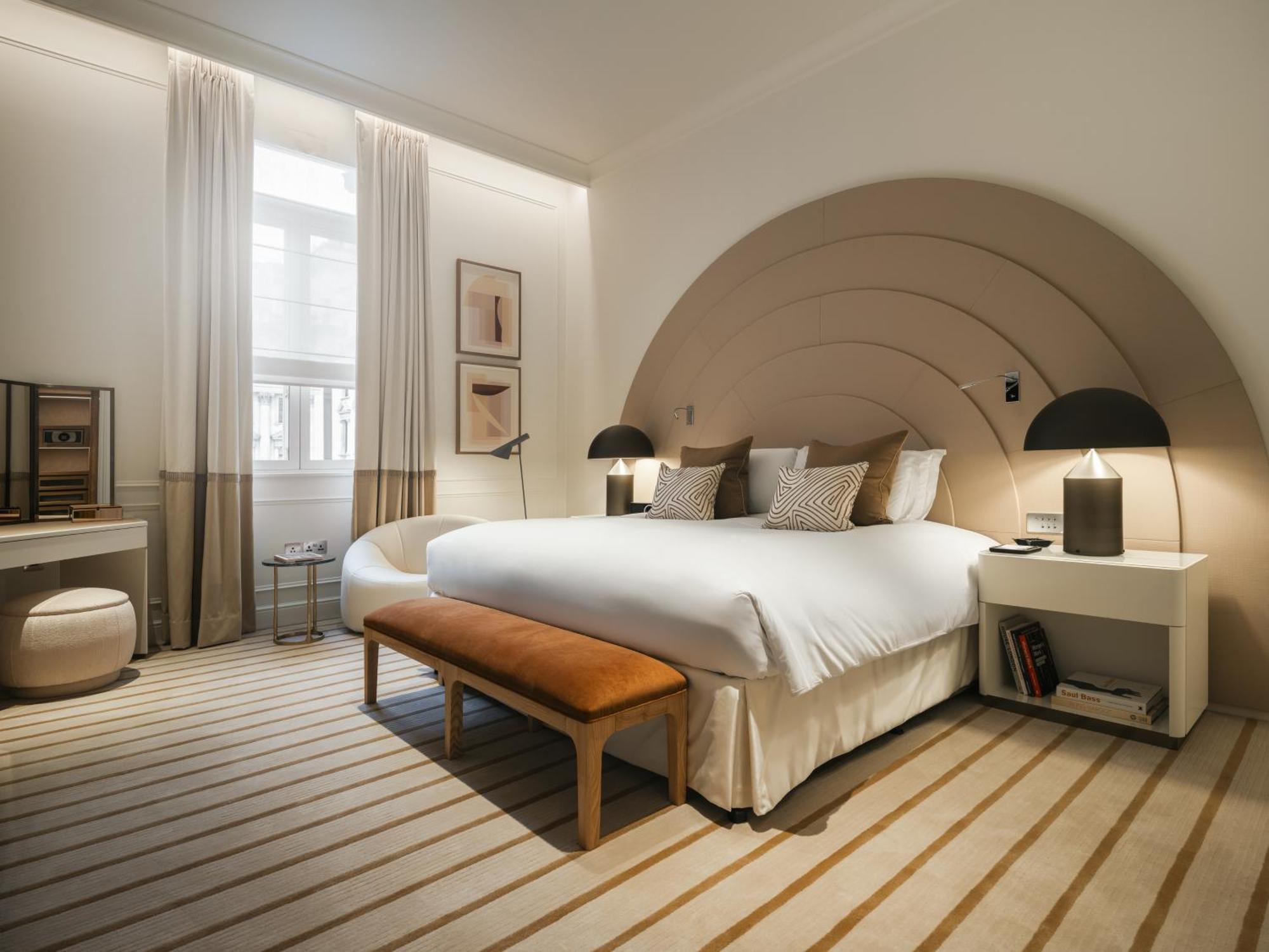 Suite King Ópera com Áreas de Estar e de Refeições Separadas e Vista Waterloo Place