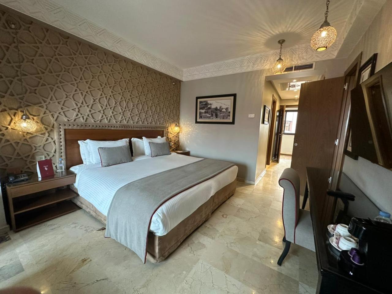 Deluxe Queen Room with Two Queen Beds,1756507793:JPEG