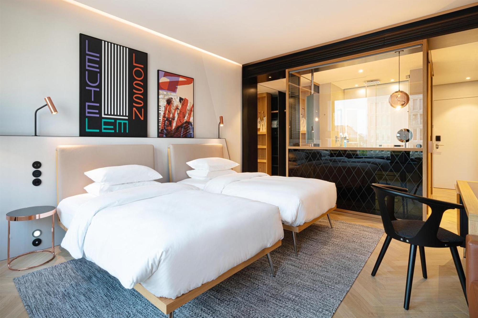 Twin Room,1758475134:JPEG