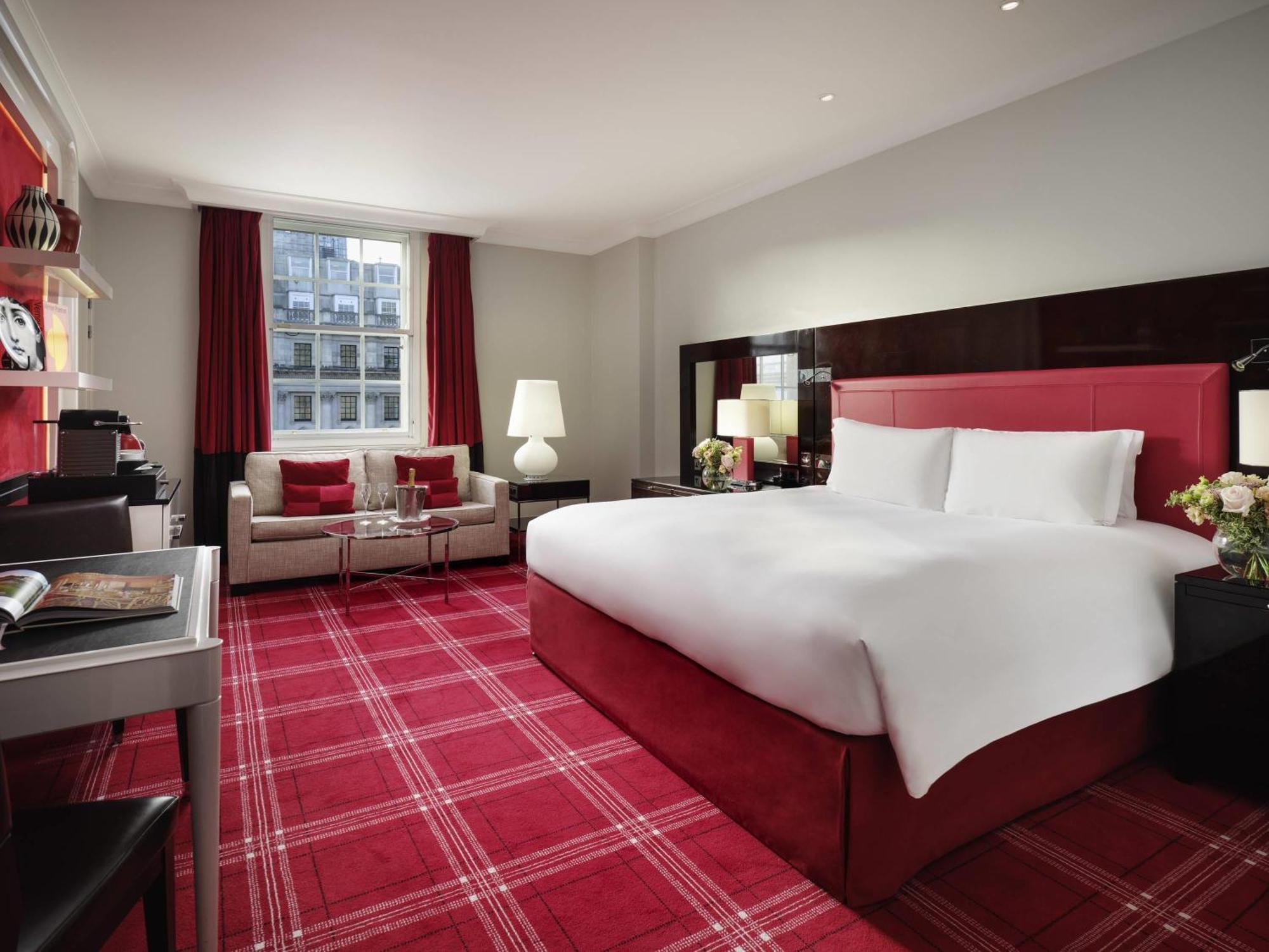 Junior King Suite Lounge Space Waterloo Place View,1765173586:JPEG