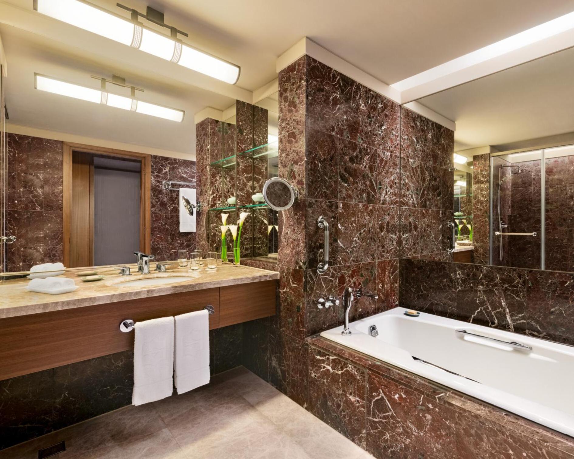 Superior King Room