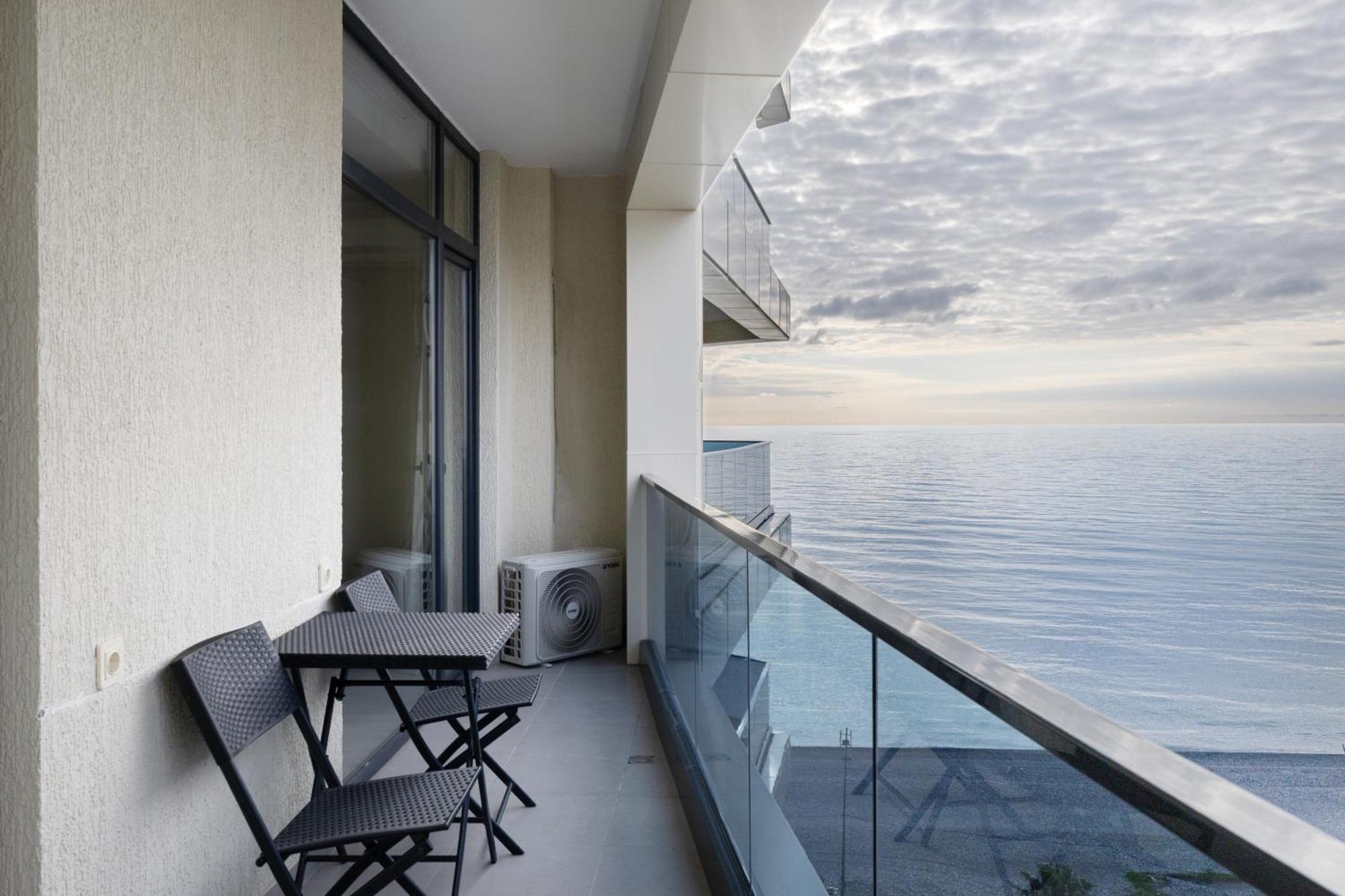 Studio Balcony