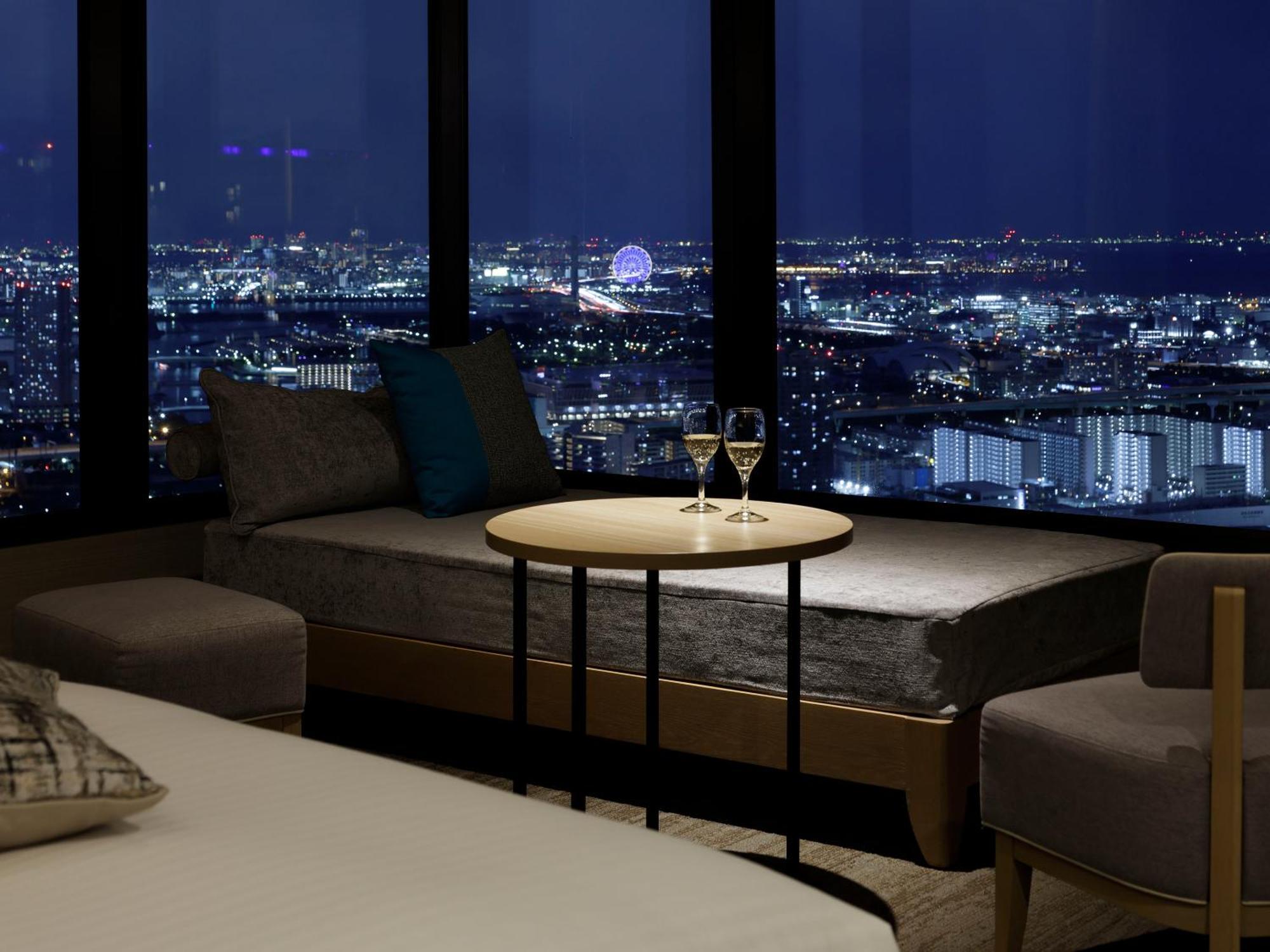 Executive Corner Twin Room with Sofa Bed and View Bath - Non-Smoking