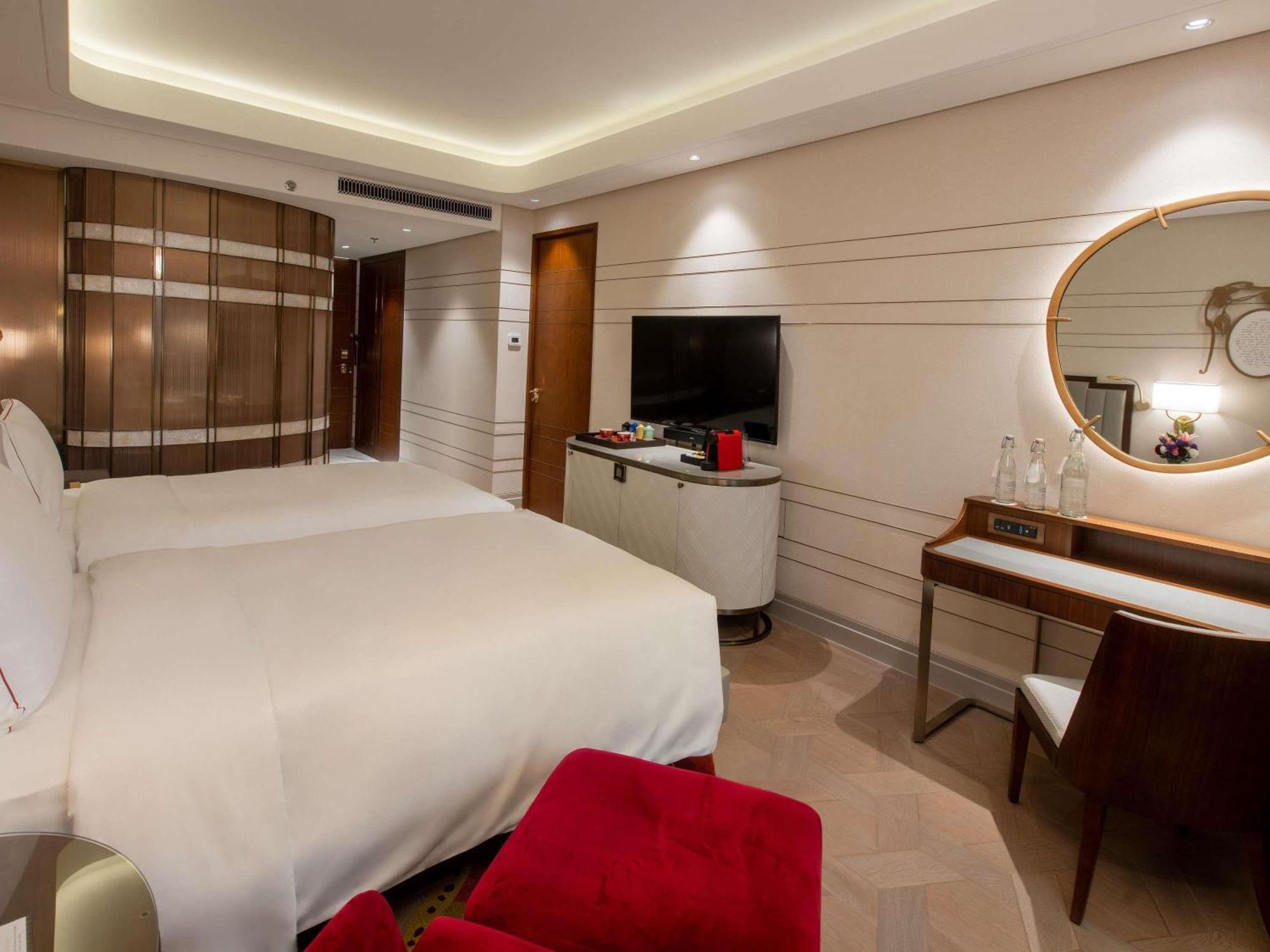 Superior Atrium Twin Room