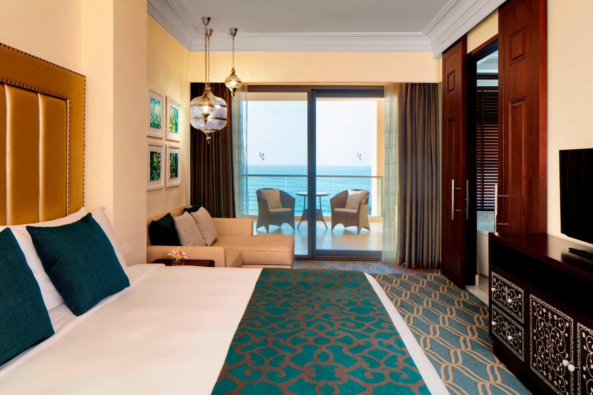 Deluxe Room Sea View Guest room 1 King Sea view Balcony