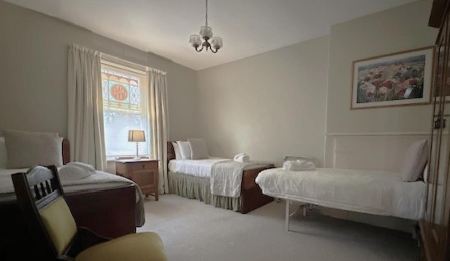 Housekeeper's Apartment Twin Room Only