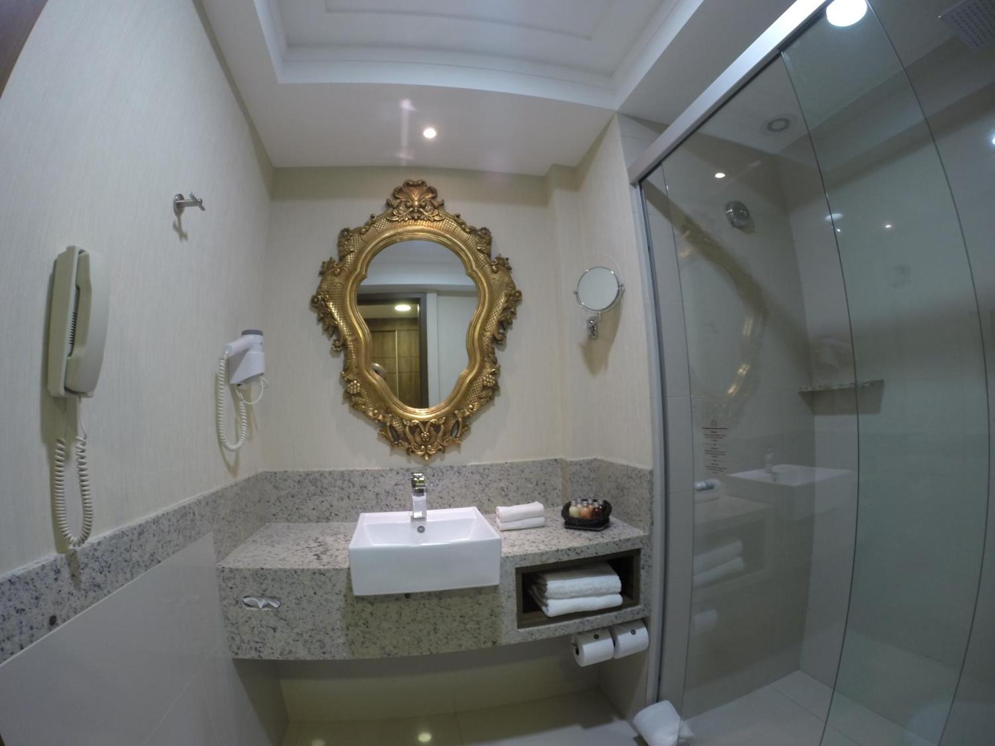 Luxe Kamer met Zijdelings Uitzicht op Zee
