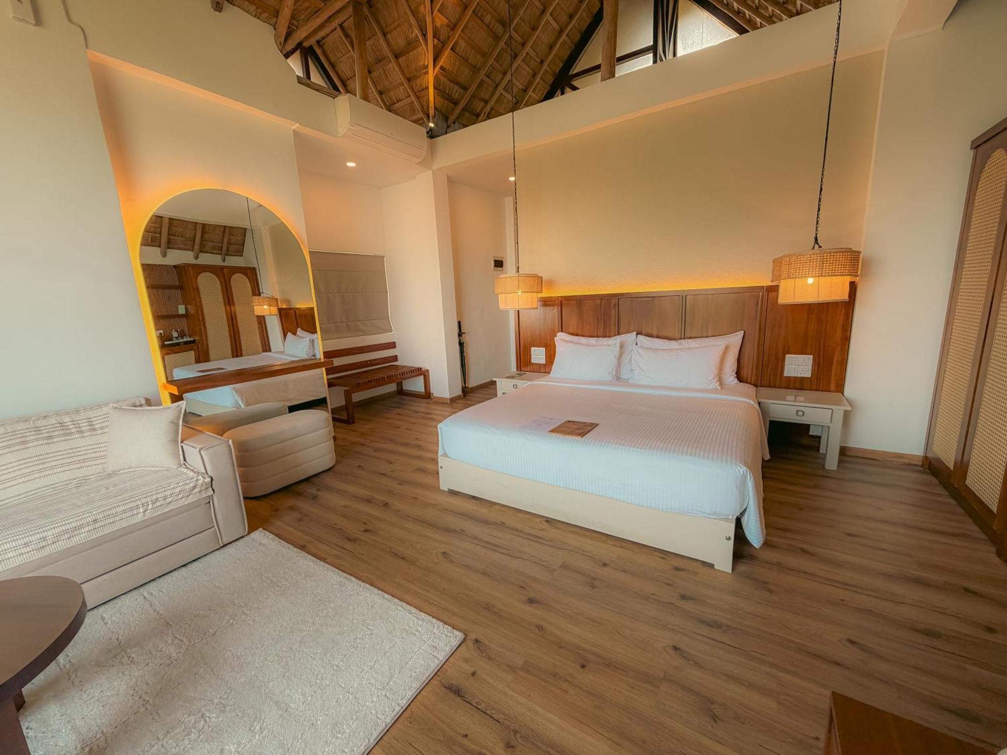 Deluxe Room with Sunrise Walk