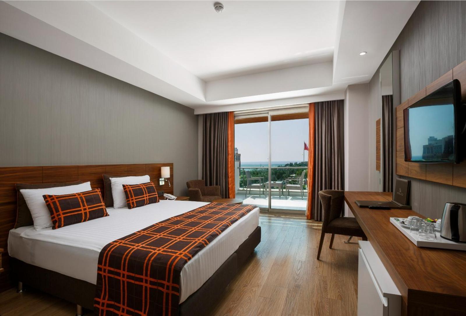 Double Room Balcony Side Sea View