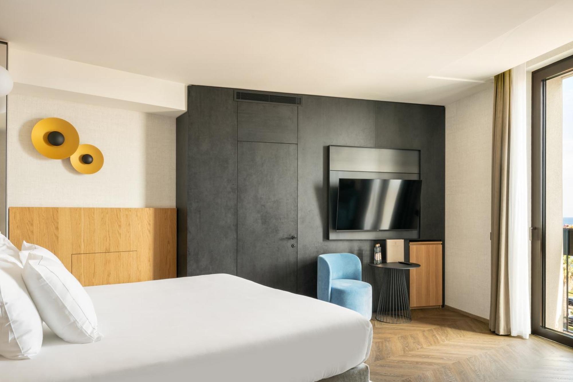 Double or Twin Room Sea View