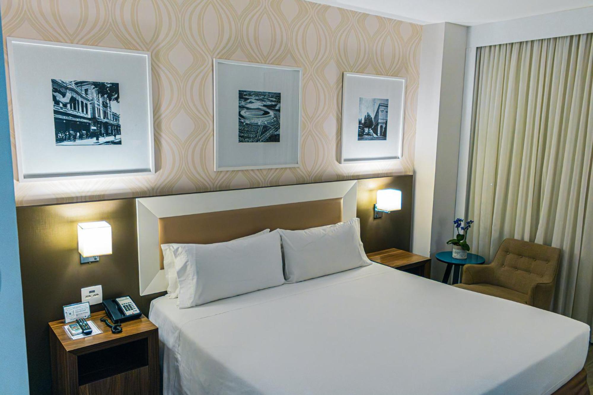 Standard King Room Mid Floor