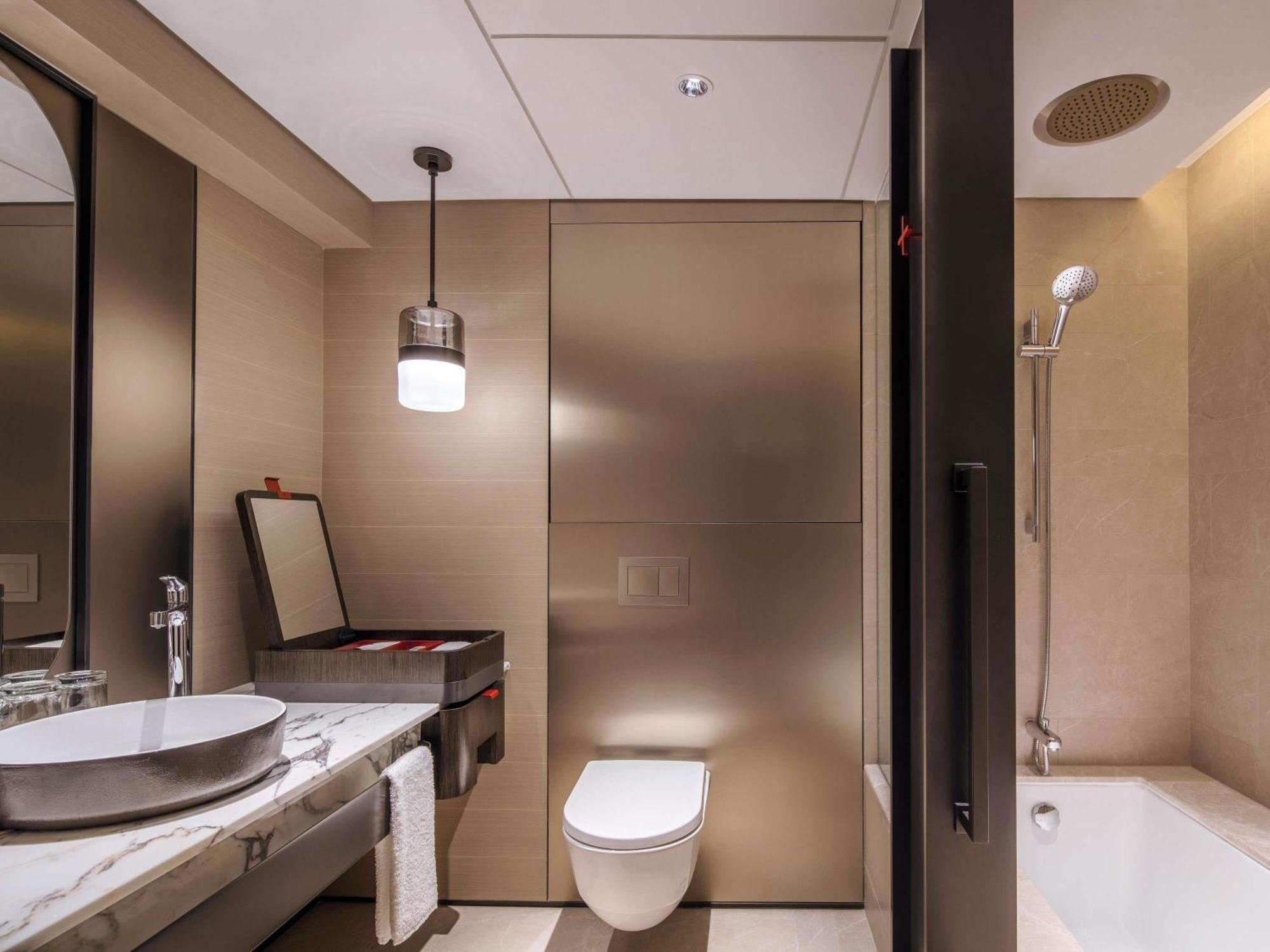 Quarto Premier Marina Bay com 1 Cama King-size, Varanda e Vista Marina Bay