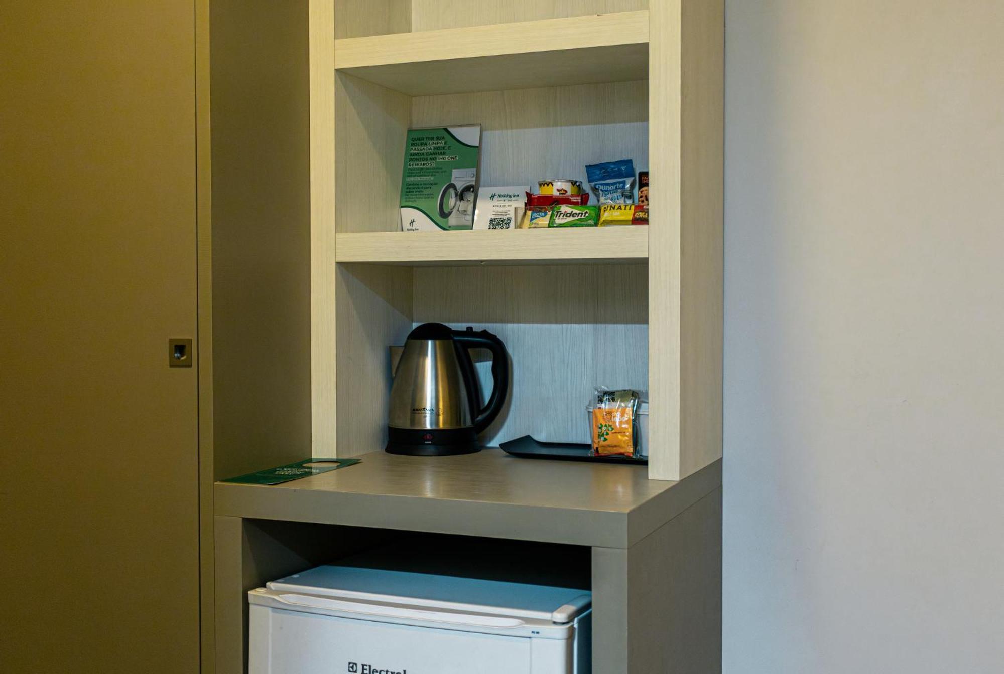 Standard King Room Accessible