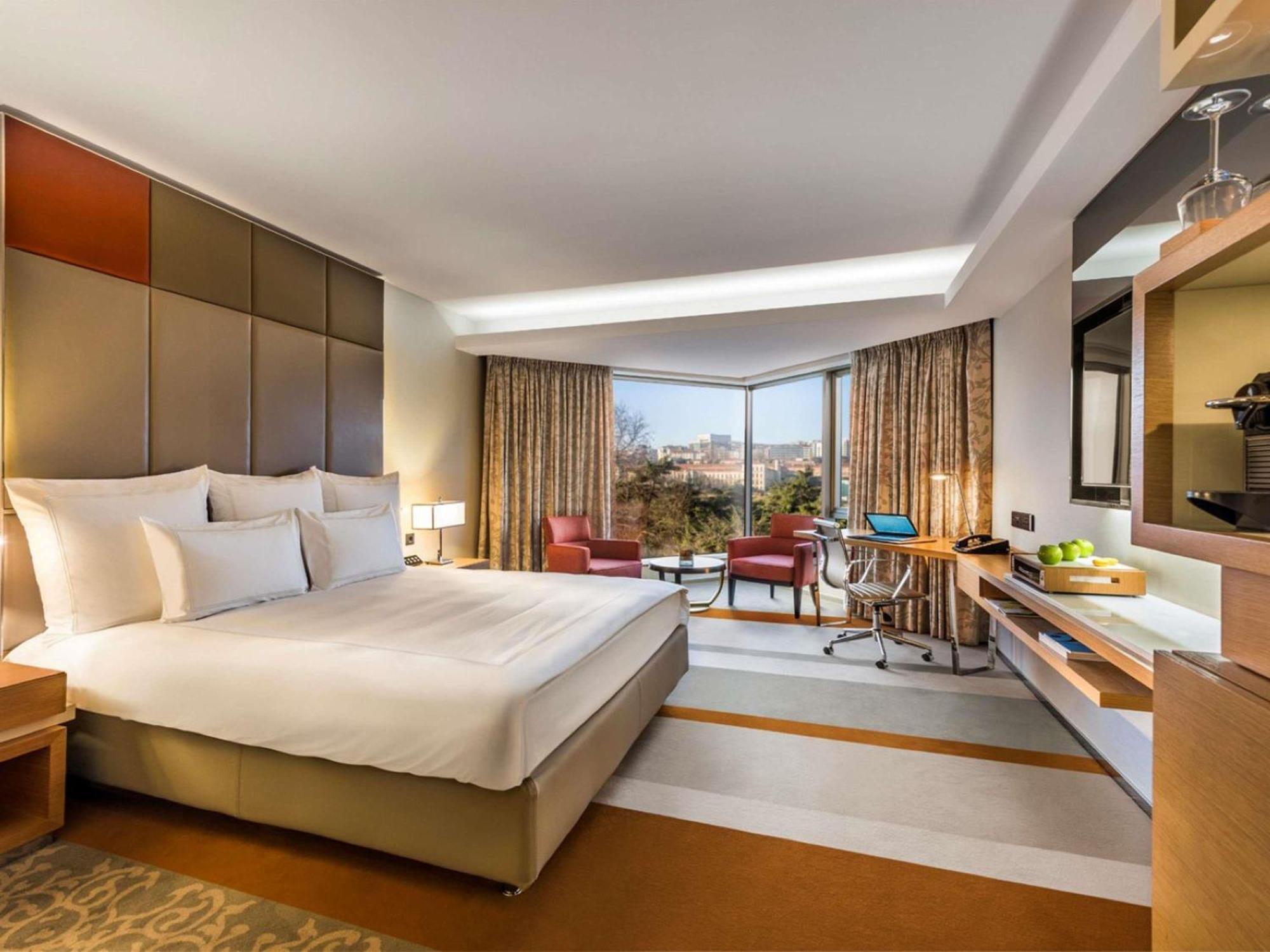 Classic Garden King Room