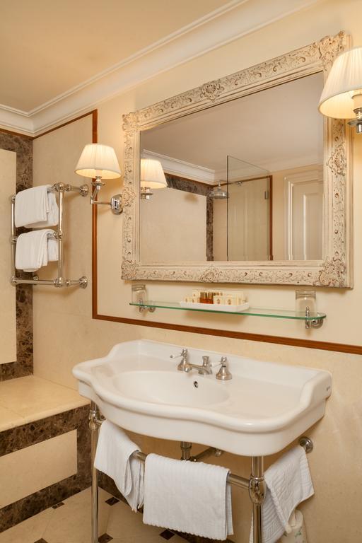 Deluxe Double Room,1209393094:JPEG