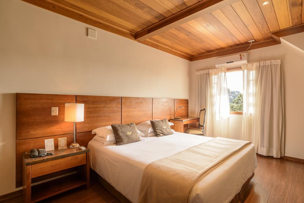 Duplex Suite with Spa Bath and Fireplace