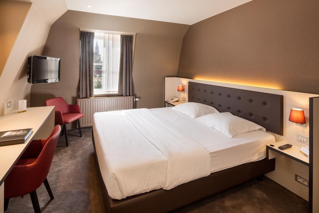 Double or Twin Room with City View