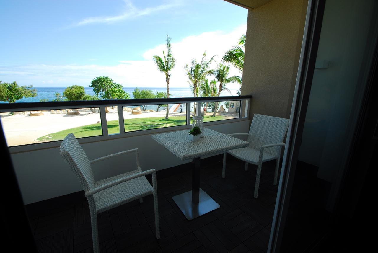 Deluxe Oceana Room