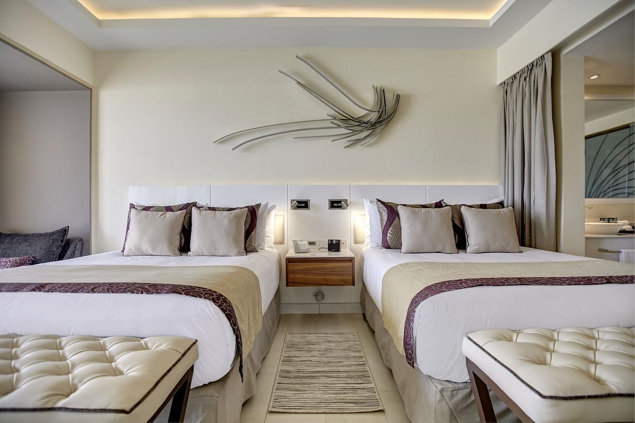 Luxe Junior Suite met Uitzocht op de Oceaan en toegang tot de Diamond Club