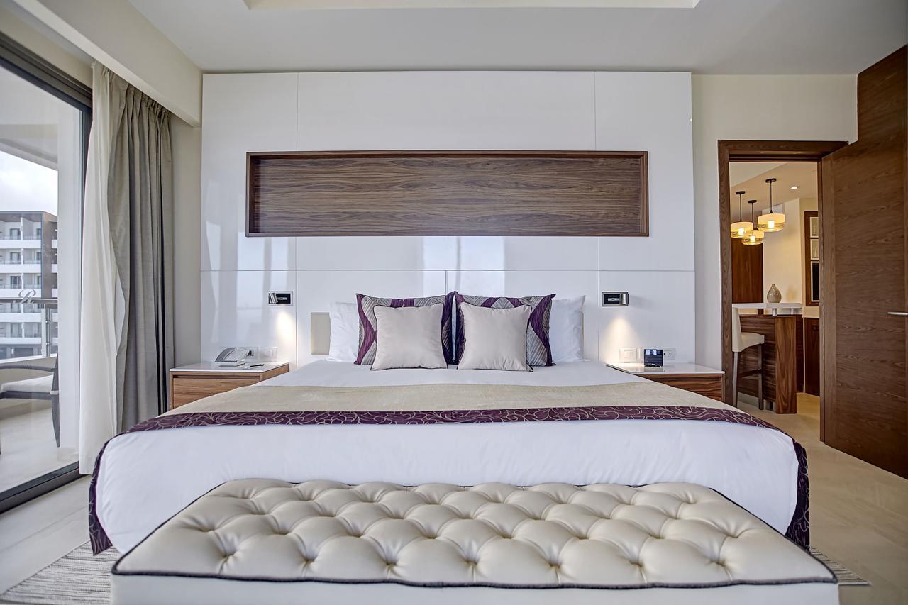 Luxe Penthouse Suite met 1 Slaapkamer - Uitzicht op de Oceaan - Terras - Bubbelbad - Diamond Club
