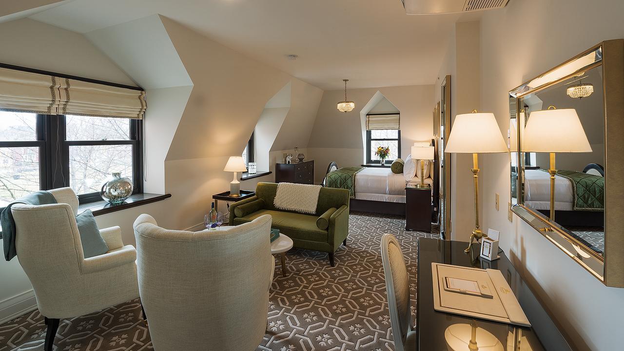 Executive Queen Room