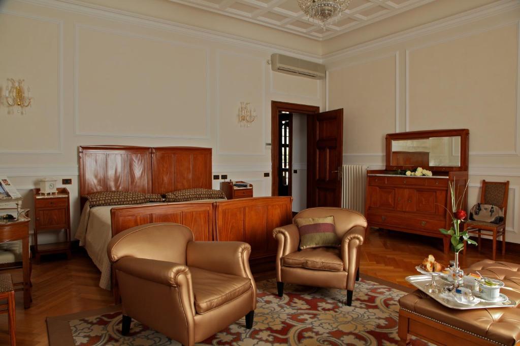 Junior Suite with Lake View,1216258735:JPEG