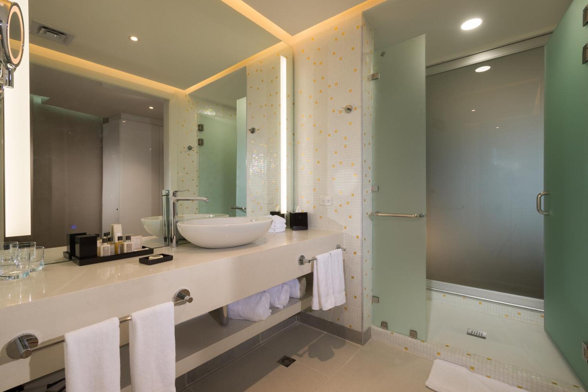 Junior Suite,1278745243:JPEG