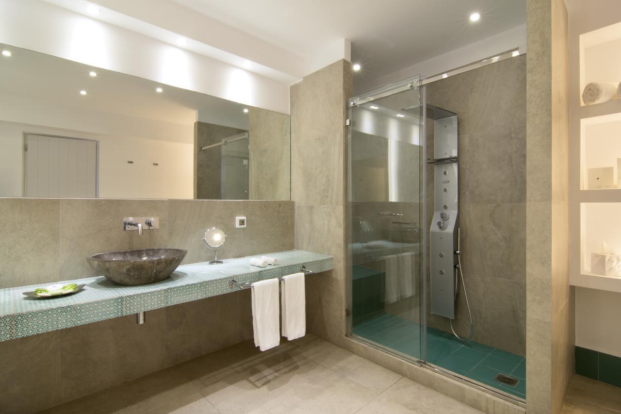Premium Suite met Eigen Hot Tub & Uitzicht op Caldera