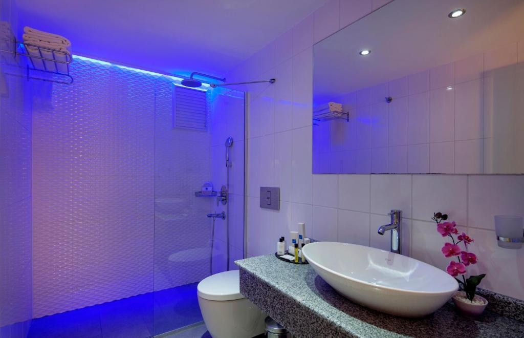 Quarto com Cama de Casal ou 2 de Solteiro e Vista do Mar (2 Adultos + 2 Crianças)