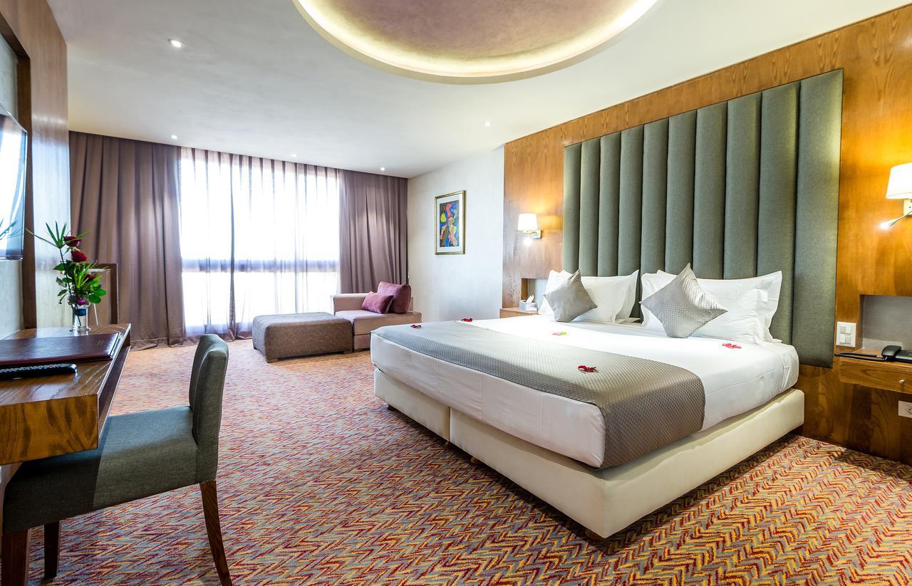 Deluxe Room,663485352:JPEG