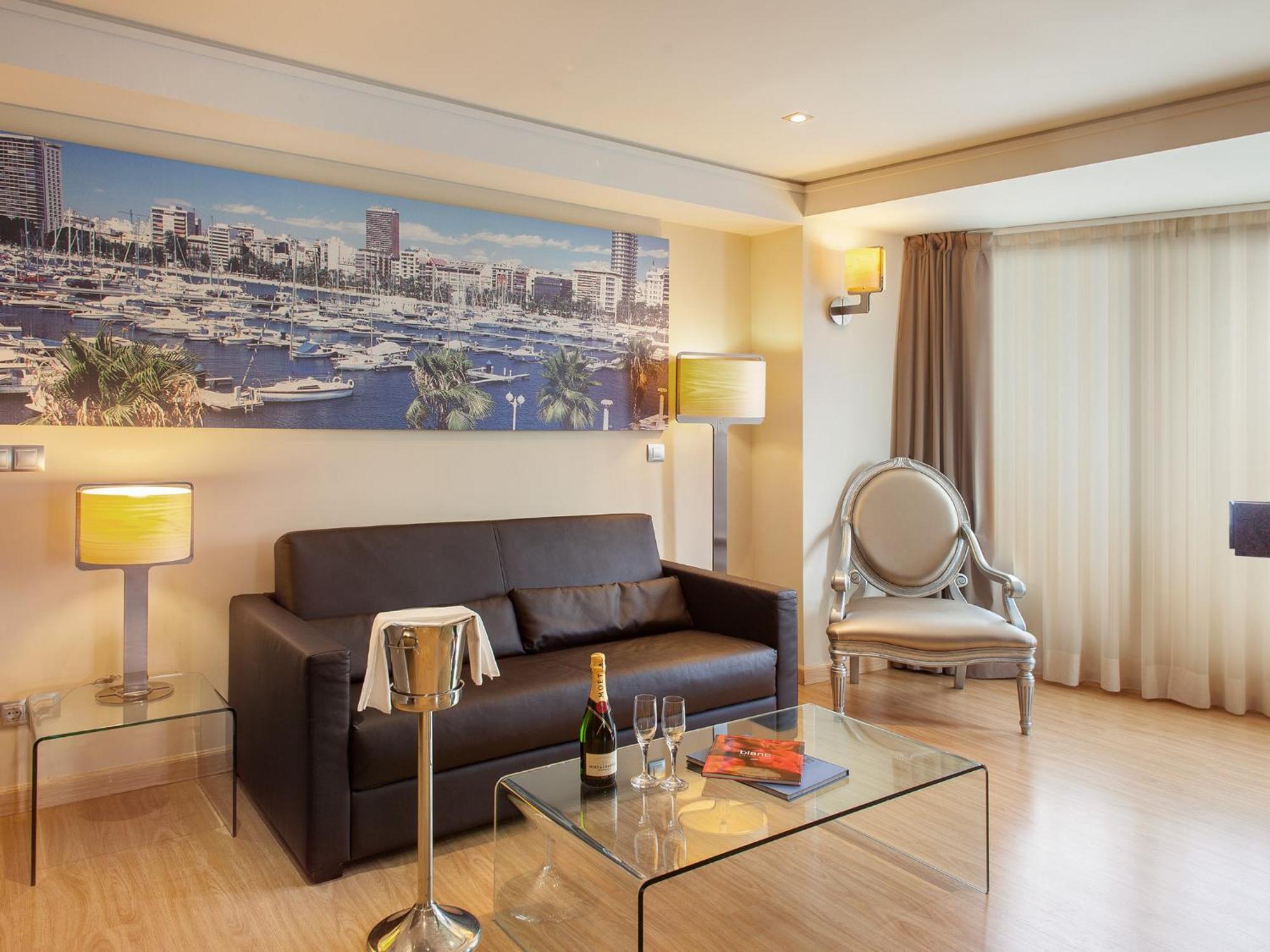 Suite Júnior Deluxe com Vista Mar (2 Adultos)
