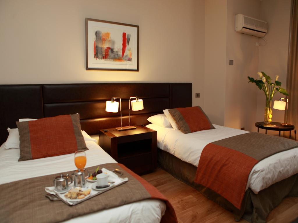 Quarto Superior com 2 Camas de Solteiro