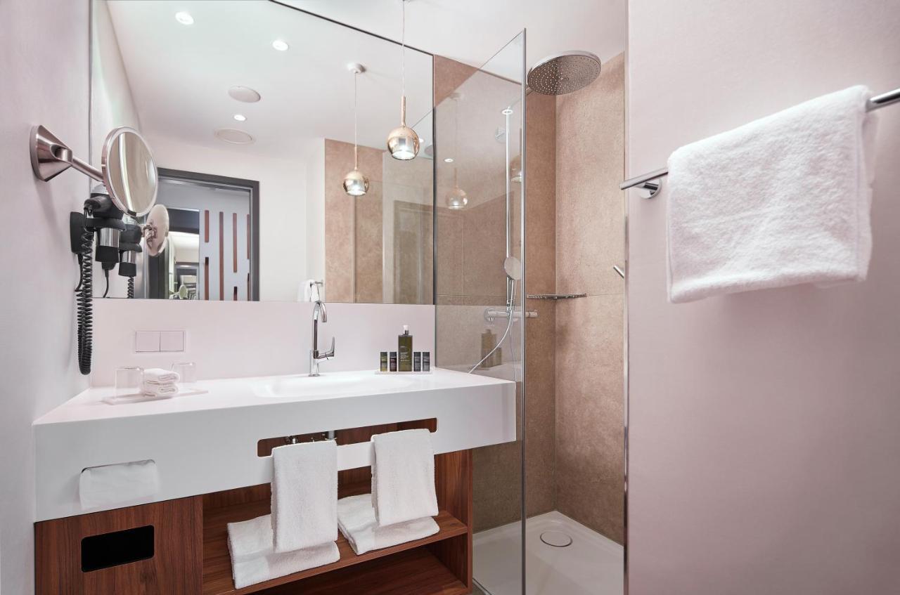 Comfort Room,779409558:JPEG